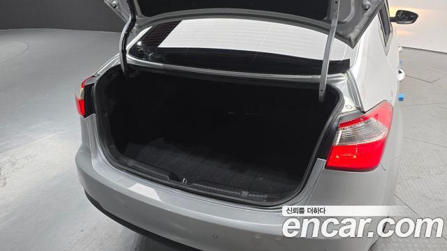 Kia K3 2015 — photo 20