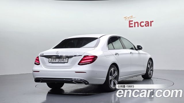 Mercedes-Benz E-Class 2019 — photo 2