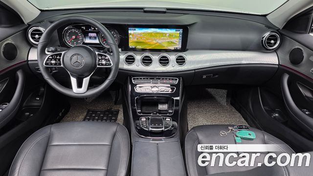 Mercedes-Benz E-Class 2019 — photo 10