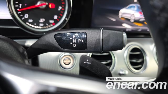 Mercedes-Benz E-Class 2019 — photo 12