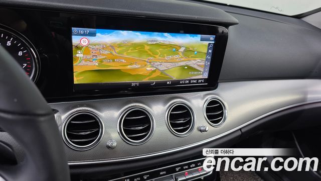 Mercedes-Benz E-Class 2019 — photo 21