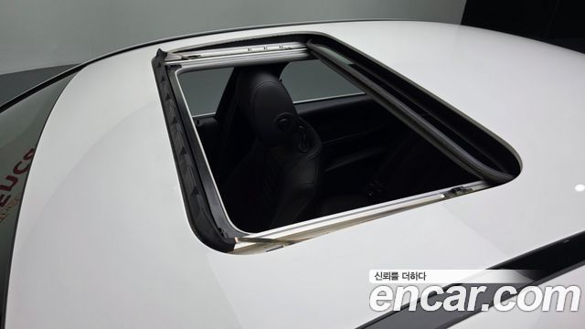 Mercedes-Benz E-Class 2019 — photo 31