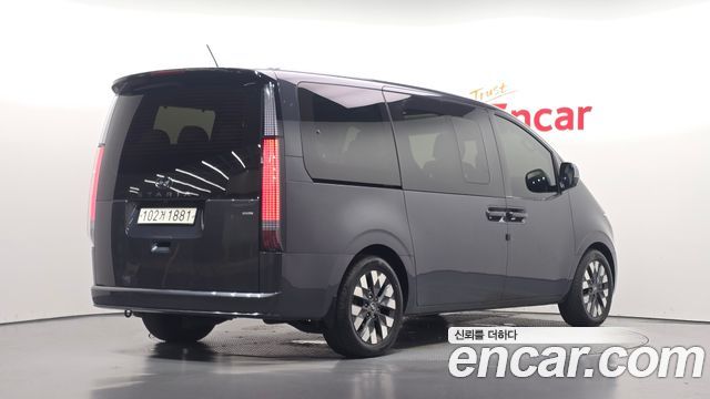 Hyundai Staria 2022 — photo 2