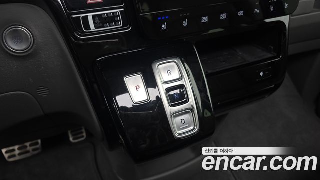Hyundai Staria 2022 — photo 12