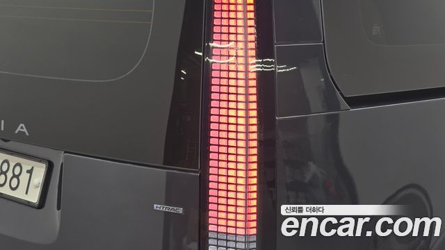 Hyundai Staria 2022 — photo 9