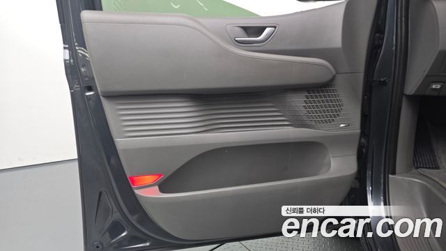 Hyundai Staria 2022 — photo 15