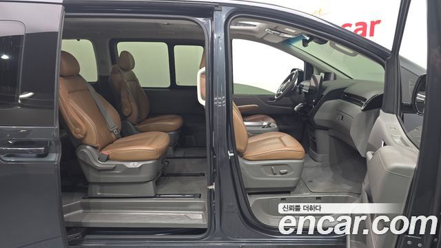 Hyundai Staria 2022 — photo 16