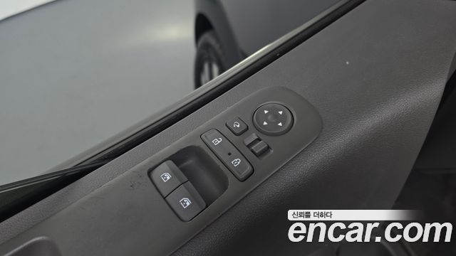 Hyundai Staria 2022 — photo 35