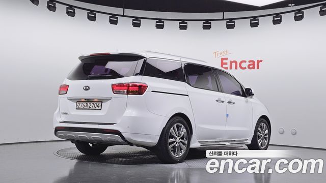 Kia Canival 2018 — photo 2