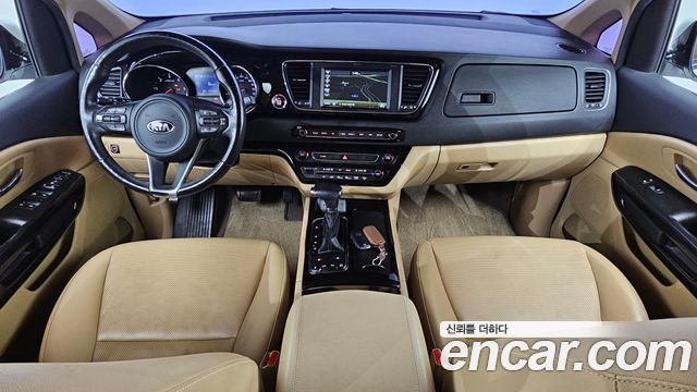 Kia Canival 2018 — photo 7