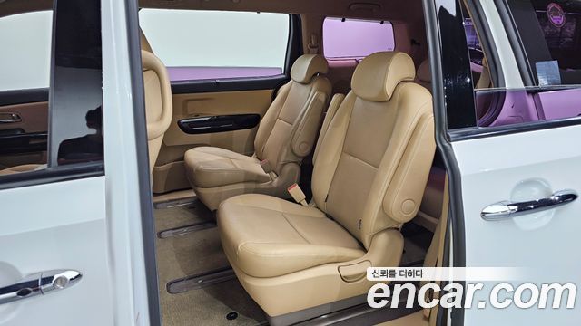 Kia Canival 2018 — photo 11