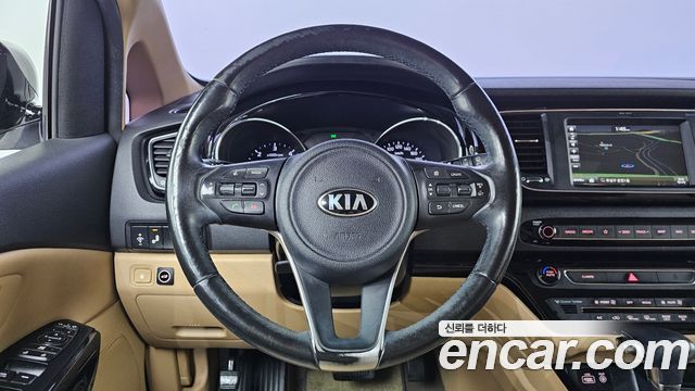 Kia Canival 2018 — photo 13