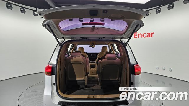 Kia Canival 2018 — photo 17