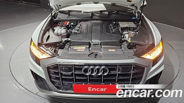 Audi Q8 2020 — photo 6