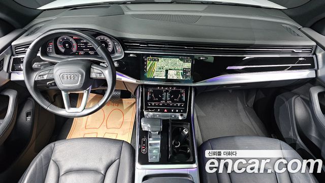 Audi Q8 2020 — photo 10