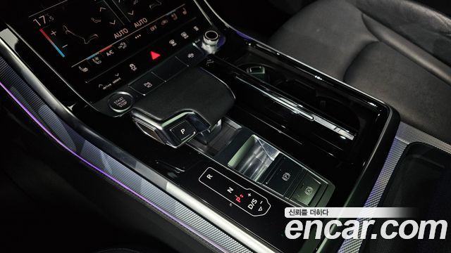 Audi Q8 2020 — photo 12