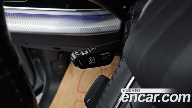 Audi Q8 2020 — photo 28