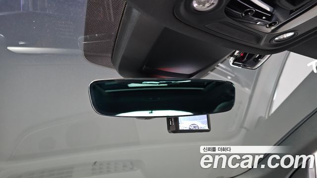 Audi Q8 2020 — photo 32