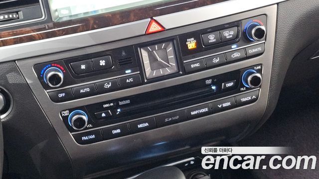 Hyundai Genesis 2016 — photo 18