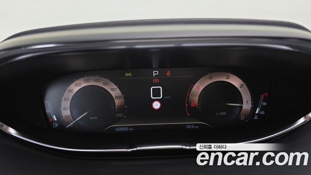 Peugeot 3008 2020 — photo 11