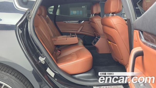 Maserati Quattroporte 2016 — photo 12