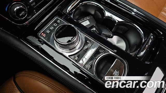 Jaguar XJ 2015 — photo 12
