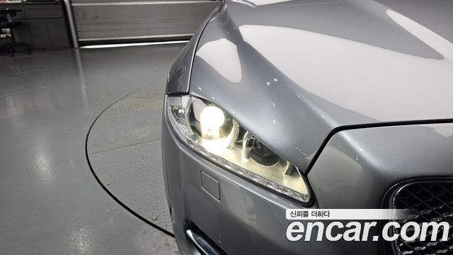 Jaguar XJ 2015 — photo 8