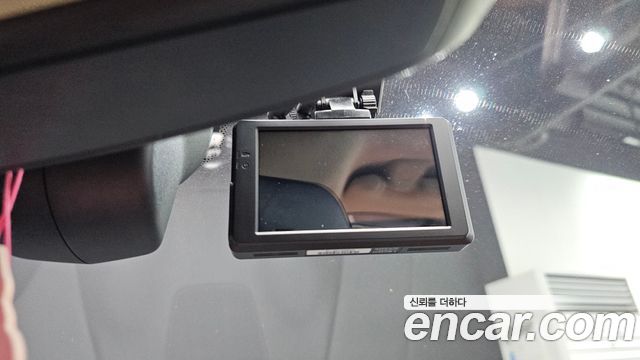 Jaguar XJ 2015 — photo 29