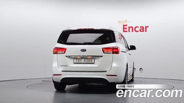 Kia Canival 2018 — photo 4