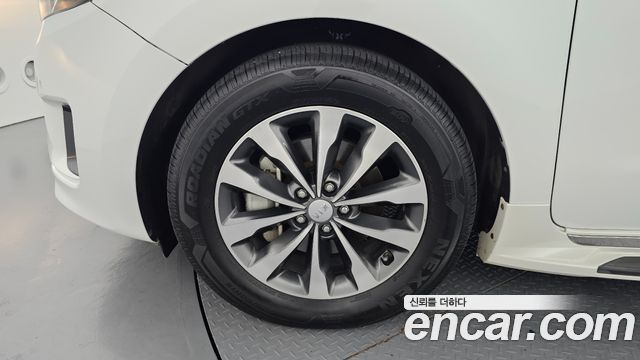Kia Canival 2018 — photo 5