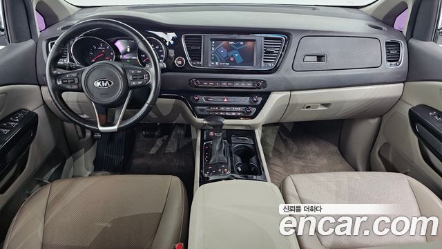 Kia Canival 2018 — photo 10
