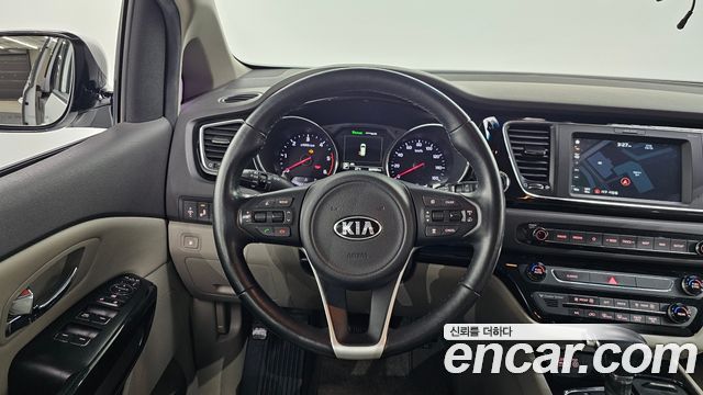 Kia Canival 2018 — photo 18