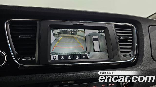 Kia Canival 2018 — photo 20