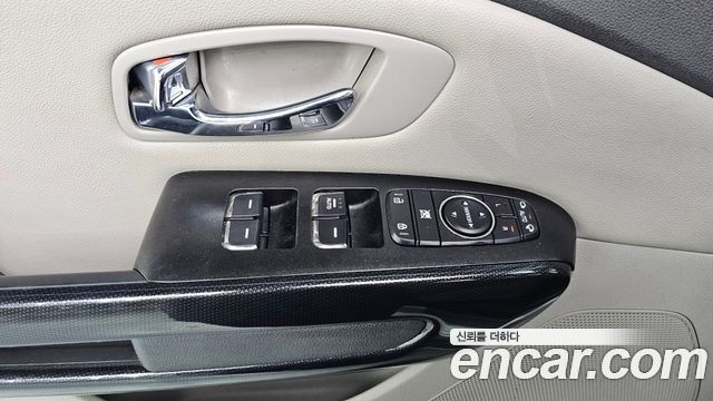 Kia Canival 2018 — photo 22