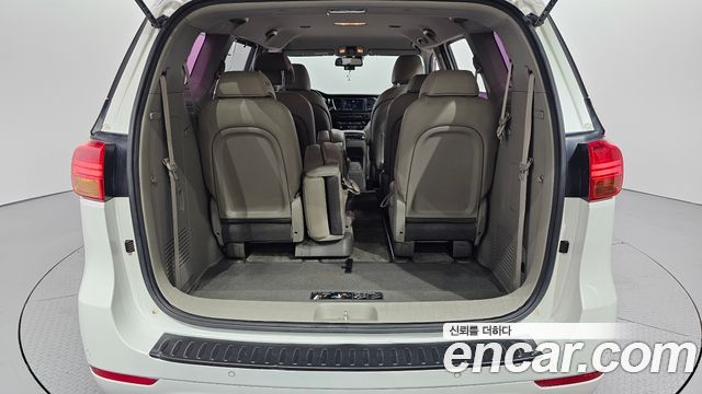 Kia Canival 2018 — photo 26