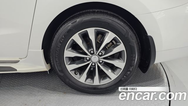 Kia Canival 2018 — photo 7