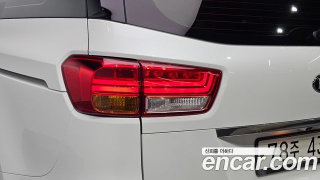 Kia Canival 2018 — photo 9