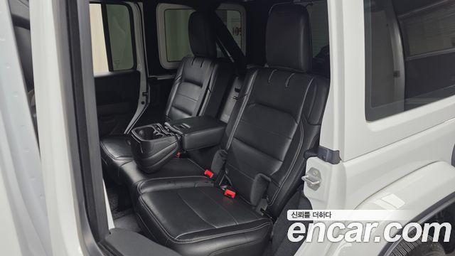 Jeep Wrangler 2020 — photo 18