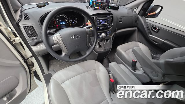 Hyundai Starex 2019 — photo 10