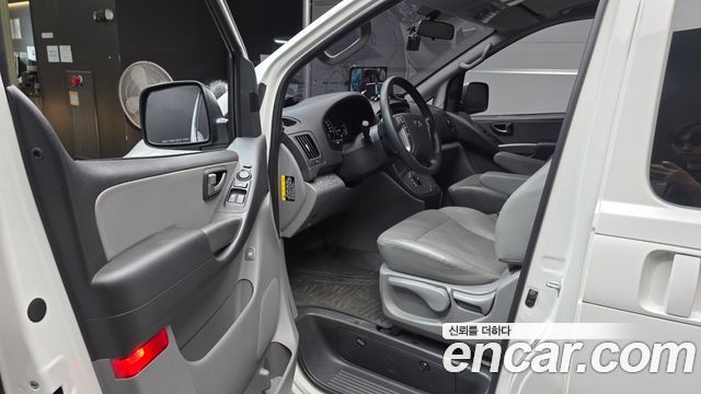 Hyundai Starex 2019 — photo 13