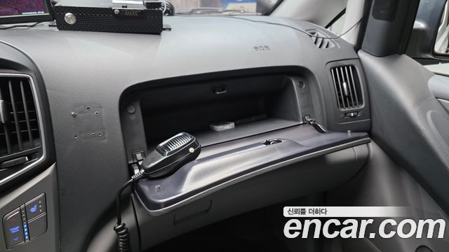Hyundai Starex 2019 — photo 23