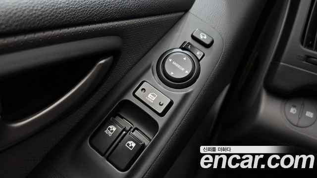 Hyundai Starex 2019 — photo 24