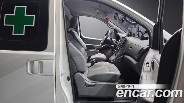 Hyundai Starex 2019 — photo 16