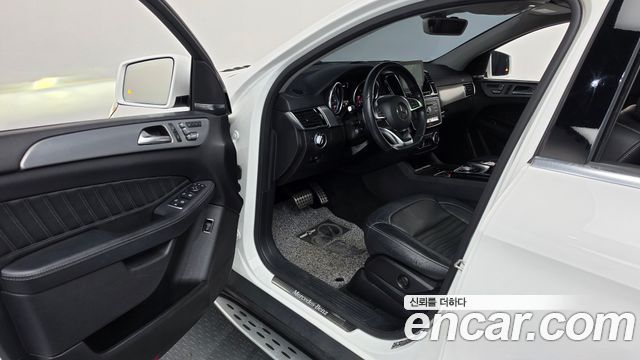 Mercedes-Benz GLE-Class 2017 — photo 10