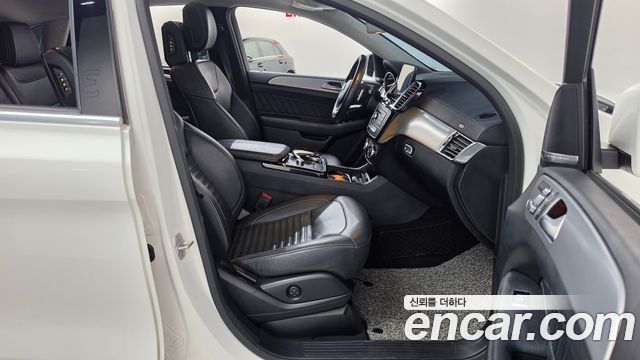 Mercedes-Benz GLE-Class 2017 — photo 12
