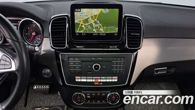 Mercedes-Benz GLE-Class 2017 — photo 14