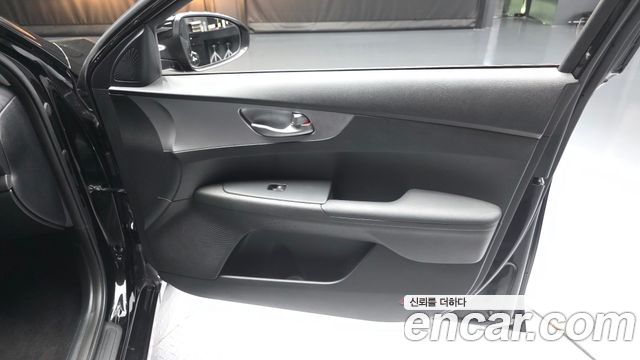 Kia K3 2022 — photo 14