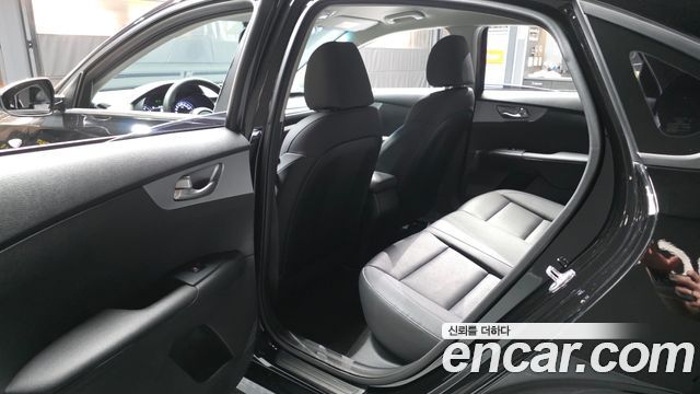Kia K3 2022 — photo 16