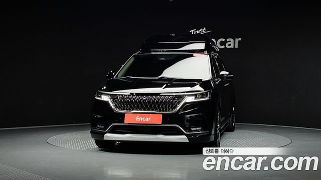 Kia Canival 2023 — photo 3
