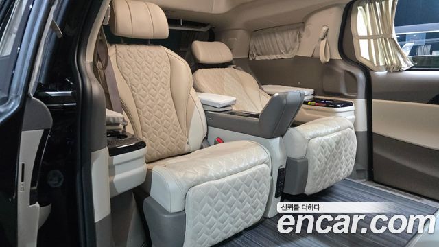 Kia Canival 2023 — photo 17